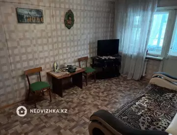 2-комнатная квартира, этаж 3 из 5, 42 м²