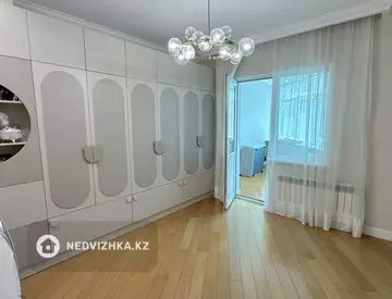 4-комнатная квартира, этаж 13 из 17, 178 м²