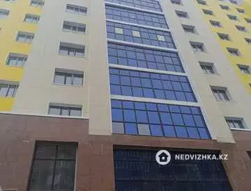 3-комнатная квартира, этаж 4 из 12, 80 м²