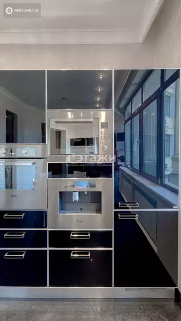 185.7 м², 3-комнатная квартира, этаж 2 из 4, 186 м², изображение - 1
