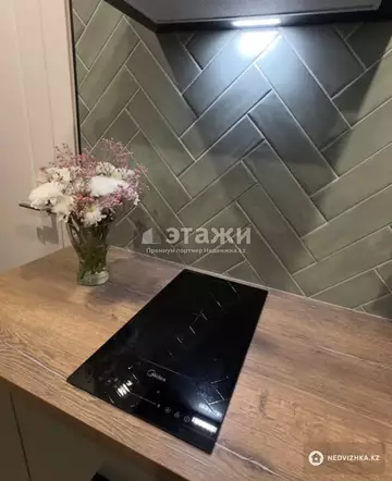 4-комнатная квартира, этаж 2 из 6, 82 м²