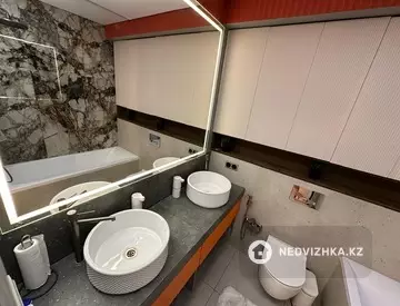 4-комнатная квартира, этаж 2 из 6, 80 м²