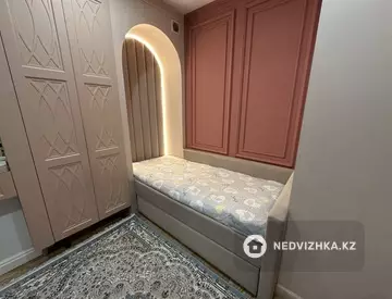 4-комнатная квартира, этаж 2 из 6, 80 м²