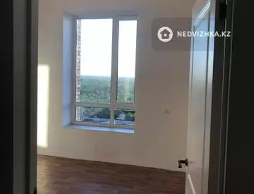1-комнатная квартира, этаж 11 из 12, 39 м²
