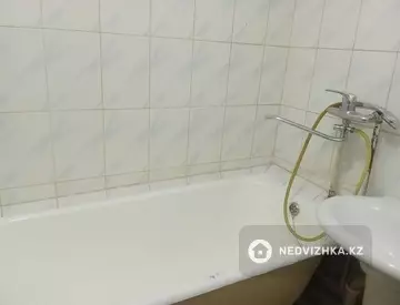 1-комнатная квартира, этаж 3 из 4, 32 м², на длительный срок