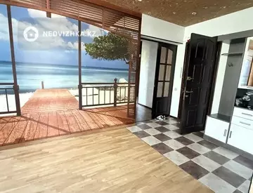 3-комнатная квартира, этаж 3 из 3, 130 м², на длительный срок