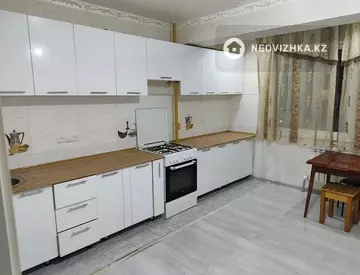 1-комнатная квартира, этаж 2 из 10, 51 м², на длительный срок