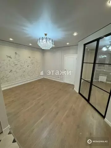 2-комнатная квартира, этаж 2 из 10, 50 м²
