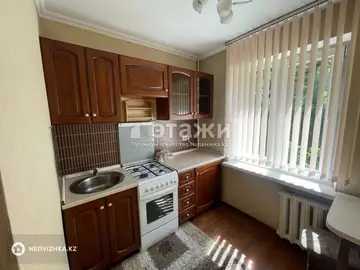 1-комнатная квартира, этаж 3 из 5, 38 м²