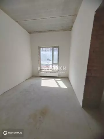 1-комнатная квартира, этаж 1 из 9, 37 м²