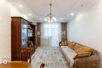 3-комнатная квартира, этаж 4 из 10, 92 м²
