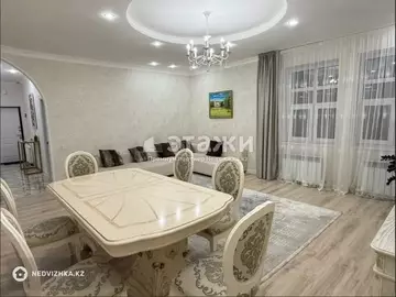 3-комнатная квартира, этаж 3 из 10, 124 м²