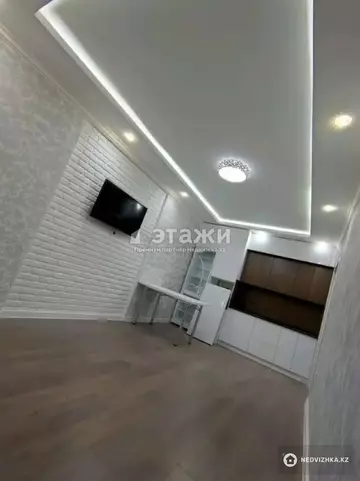 1-комнатная квартира, этаж 9 из 15, 37 м²