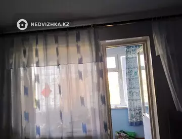3-комнатная квартира, этаж 4 из 5, 64 м²