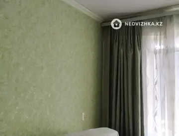 3-комнатная квартира, этаж 4 из 5, 64 м²