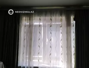 3-комнатная квартира, этаж 4 из 5, 64 м²