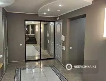 5-комнатная квартира, этаж 4 из 5, 170 м², на длительный срок