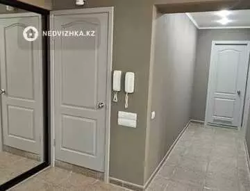 5-комнатная квартира, этаж 4 из 5, 170 м², на длительный срок