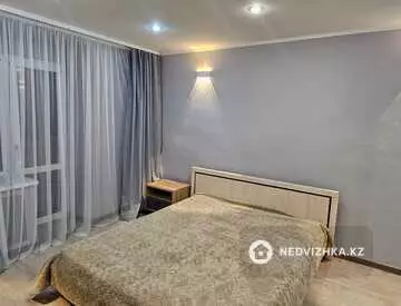 5-комнатная квартира, этаж 4 из 5, 170 м², на длительный срок