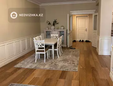 3-комнатная квартира, этаж 3 из 5, 130 м², на длительный срок