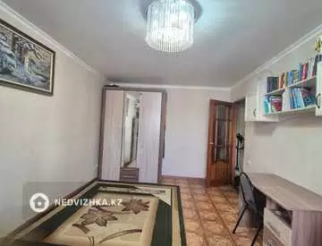 4-комнатная квартира, этаж 3 из 5, 93 м²