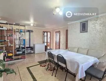 4-комнатная квартира, этаж 3 из 5, 93 м²