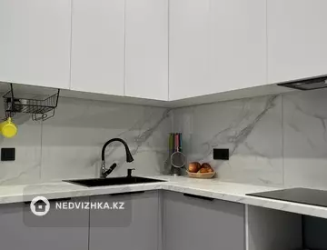 3-комнатная квартира, этаж 9 из 9, 42 м²