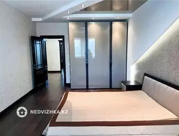 5-комнатная квартира, этаж 5 из 6, 176 м²