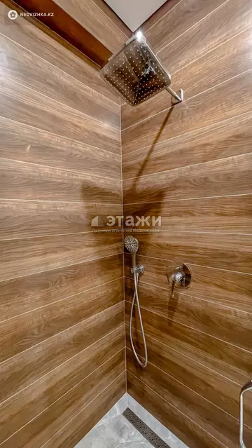 3-комнатная квартира, этаж 9 из 9, 215 м²