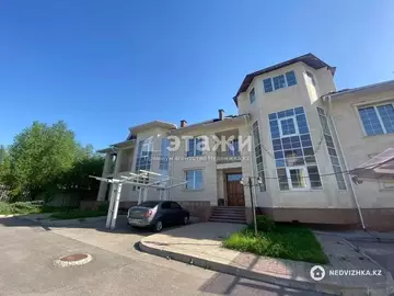 9-комнатная квартира, этаж 1 из 4, 611 м²