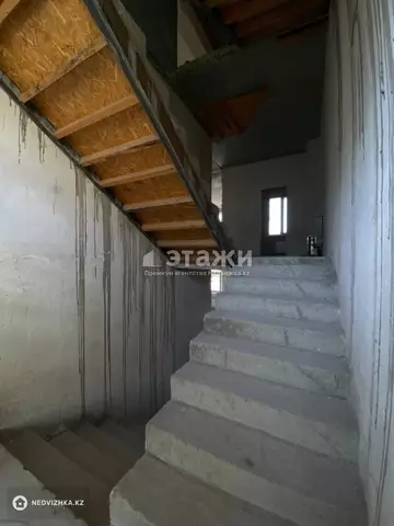 9-комнатная квартира, этаж 1 из 4, 611 м²