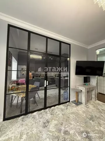 2-комнатная квартира, этаж 10 из 10, 64 м²