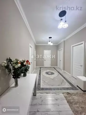 4-комнатная квартира, этаж 8 из 16, 112 м²