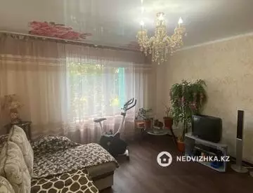 3-комнатная квартира, этаж 1 из 5, 60 м²