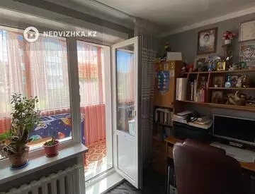 3-комнатная квартира, этаж 1 из 5, 60 м²