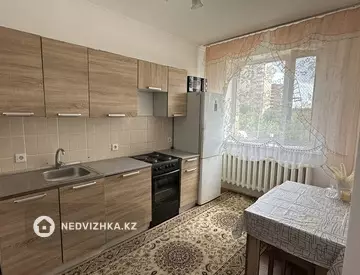 1-комнатная квартира, этаж 2 из 9, 33 м², на длительный срок