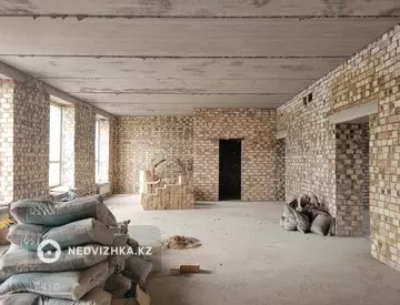 Помещение, этаж 1 из 10, 211 м²