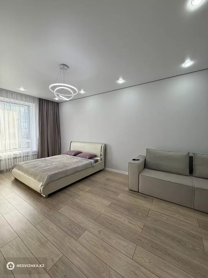58 м², 1-комнатная квартира, этаж 3 из 6, 58 м², посуточно, изображение - 1