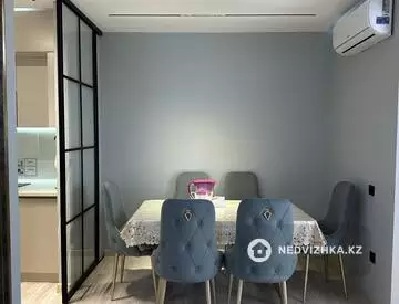 3-комнатная квартира, этаж 4 из 12, 94 м²