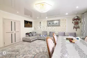 3-комнатная квартира, этаж 3 из 10, 120 м²