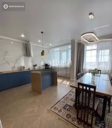 4-комнатная квартира, этаж 5 из 6, 140 м²