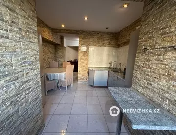 4-комнатная квартира, этаж 5 из 9, 94 м²