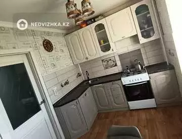 2-комнатная квартира, этаж 4 из 5, 55 м²