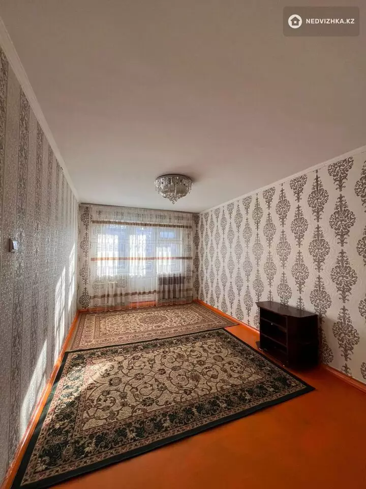 42.6 м², 2-комнатная квартира, этаж 3 из 5, 43 м², на длительный срок, изображение - 1