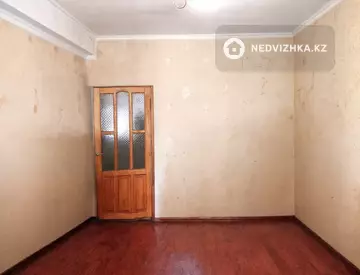 1-комнатная квартира, этаж 3 из 5, 38 м²