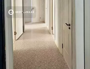 3-комнатная квартира, этаж 4 из 5, 89 м²