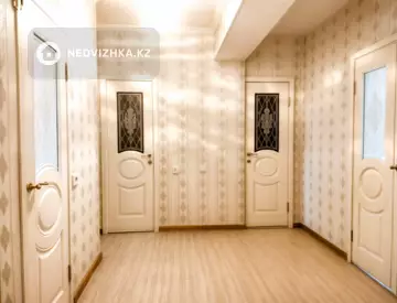 2-комнатная квартира, этаж 3 из 4, 66 м²