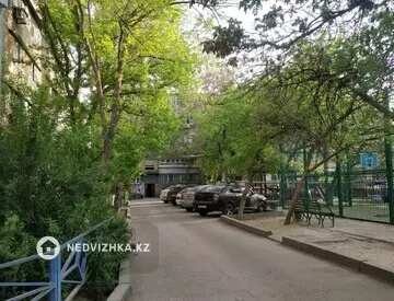 2-комнатная квартира, этаж 4 из 5, 56 м²