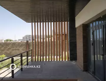 5-комнатный дом, 10 соток, 270 м²