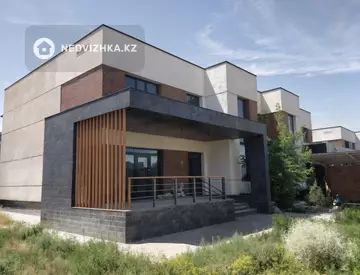5-комнатный дом, 10 соток, 270 м²